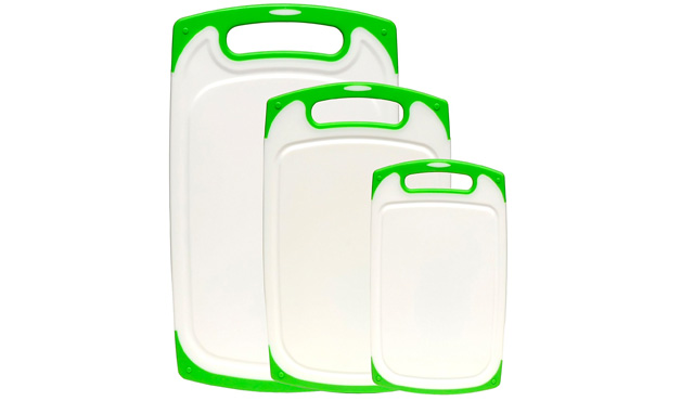 8. Dutis 3-Piece Dishwasher Safe Plastic Cutting Board Set